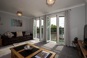 Blue Bridge View - Sleeps 7 With Free Parking