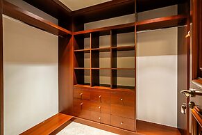Fairmont South Residence 412
