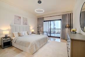 Fairmont South Residence 412