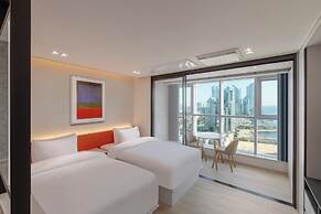 NEWCZ CENTUM HOTEL