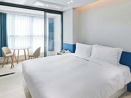 NEWCZ CENTUM HOTEL