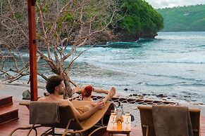 Gamat Bay Resort