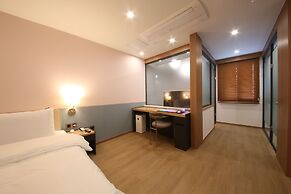 BROWNDOT HOTEL