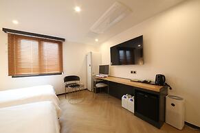 BROWNDOT HOTEL