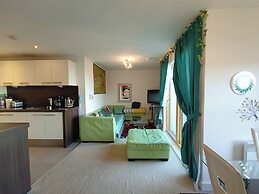 1 Bed Flat - Sleeps 5 - Pets - Garden - Parking