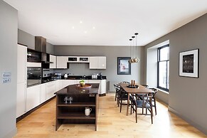 Stylish 2-bed flat in New Town
