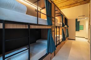 The Central House Granada Elvira Hostel