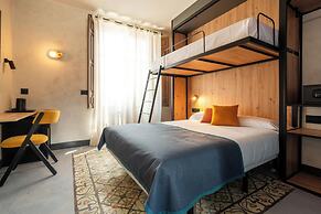 The Central House Granada Elvira Hostel