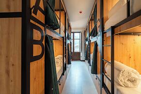 The Central House Granada Elvira Hostel