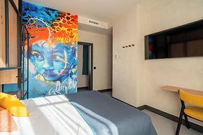 The Central House Granada Elvira Hostel