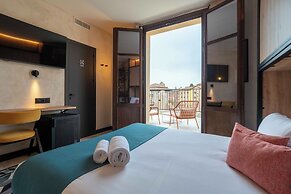 The Central House Granada Elvira Hostel
