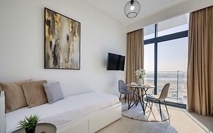 Modern Elegance Studio in Azizi Riviera
