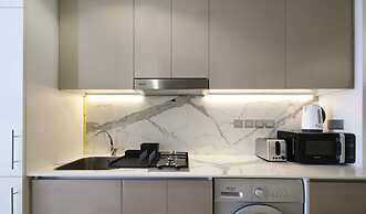 Modern Elegance Studio in Azizi Riviera