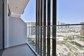 Modern Elegance Studio in Azizi Riviera
