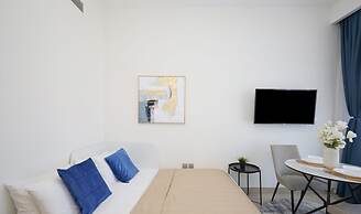 Modern Elegance Studio in Azizi Riviera