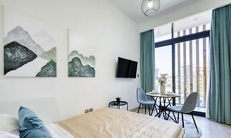 Modern Elegance Studio in Azizi Riviera