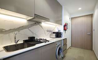 Modern Elegance Studio in Azizi Riviera