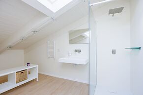 Napoli White Apartment by Wonderful Italy
