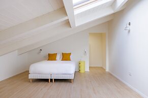 Napoli White Apartment by Wonderful Italy