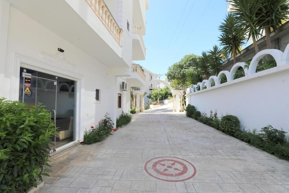 Apartments Romario