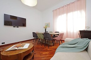Giuliana Giant Apartment
