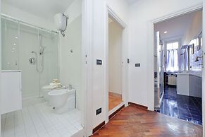 Giuliana Giant Apartment