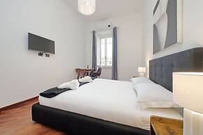 Giuliana Giant Apartment