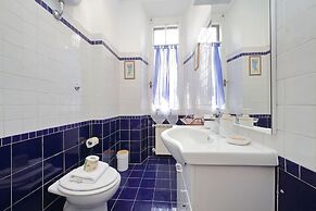 Giuliana Giant Apartment