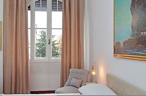 Giuliana Giant Apartment