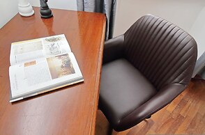 Giuliana Giant Apartment