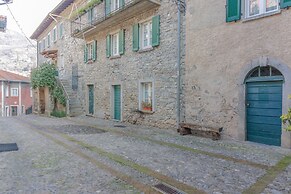 Corte al Castello in Perledo