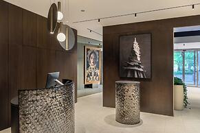 Leon Hotel & Lounge