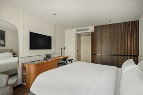 Leon Hotel & Lounge