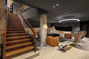 Leon Hotel & Lounge