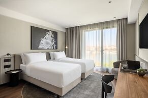 Leon Hotel & Lounge
