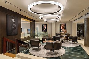 Leon Hotel & Lounge