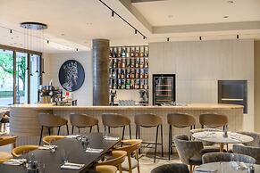 Leon Hotel & Lounge
