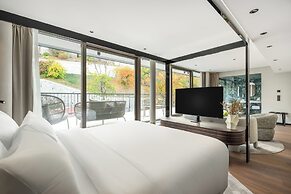 Leon Hotel & Lounge