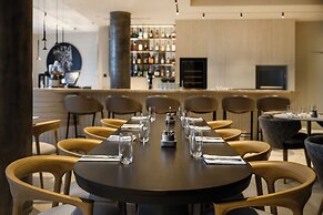 Leon Hotel & Lounge