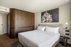 Leon Hotel & Lounge