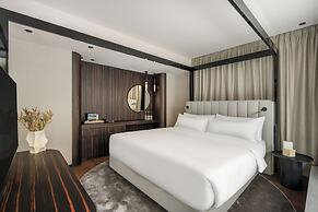 Leon Hotel & Lounge