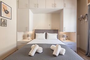 Kastella Waves Chic 2-bedroom Getaway w sea View