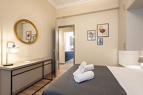 Kastella Waves Chic 2-bedroom Getaway w sea View