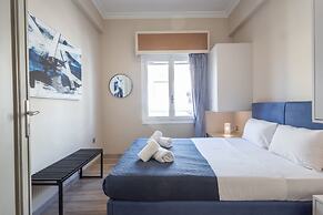 Kastella Waves Chic 2-bedroom Getaway w sea View