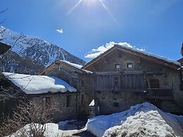 Modern Family Chalet Stunning Mountain