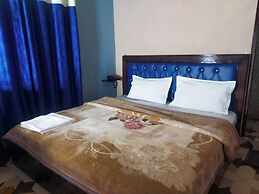 Hotel Shiva & is