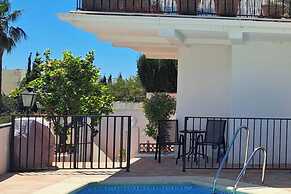2 Bed Villa - Sleeps 5 - Private Pool & Garden