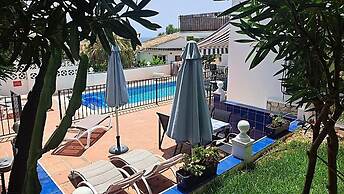 2 Bed Villa - Sleeps 5 - Private Pool & Garden