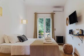 BOHOTEL Messonghi - Designer's Hotel