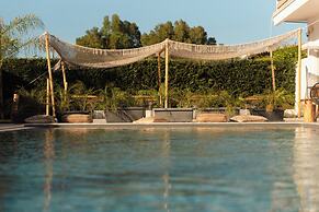 BOHOTEL Messonghi - Designer's Hotel